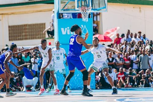 图片报：努贝尔能否留在斯图加特和他是否会大降薪有很大关系